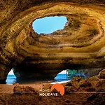 #040 Solar Flat By Holidays شقة البوفيرا